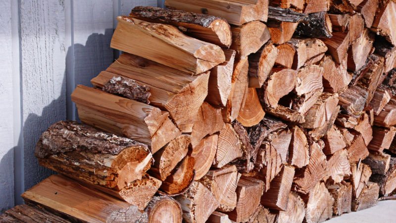 How to Properly Store Firewood